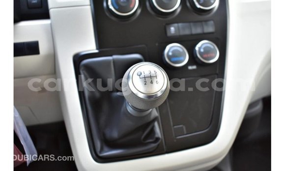 Acheter Import Voiture Toyota Hiace Blanc à Import - Dubai, Bujumbura Acheter Import Voiture Toyota Hiace Blanc à Import - Dubai, Bujumbura