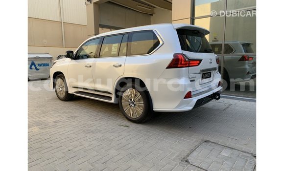 Nunua Imported Lexus LX Nyeupe Gari ndani ya Import - Dubai nchini Bujumbura Nunua Imported Lexus LX Nyeupe Gari ndani ya Import - Dubai nchini Bujumbura