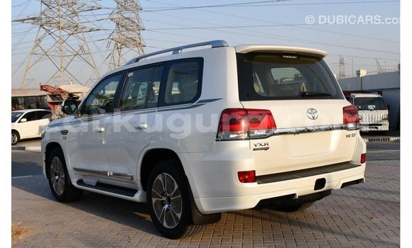 Nunua Imported Toyota Land Cruiser Nyeupe Gari ndani ya Import - Dubai nchini Bujumbura Nunua Imported Toyota Land Cruiser Nyeupe Gari ndani ya Import - Dubai nchini Bujumbura