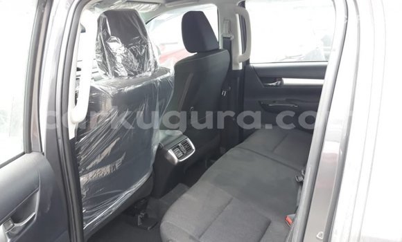 Nunua Imported Toyota Hilux Nyingine Gari ndani ya Import - Dubai nchini Bujumbura Nunua Imported Toyota Hilux Nyingine Gari ndani ya Import - Dubai nchini Bujumbura
