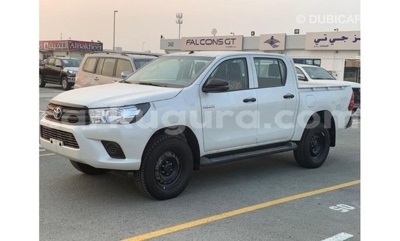 Nunua Imported Toyota Hilux Nyeupe Gari ndani ya Import - Dubai nchini Bujumbura Nunua Imported Toyota Hilux Nyeupe Gari ndani ya Import - Dubai nchini Bujumbura