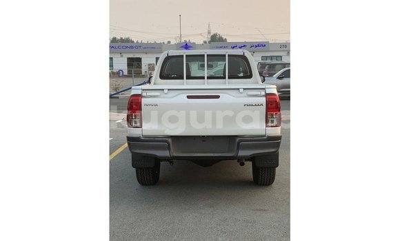 Nunua Imported Toyota Hilux Nyeupe Gari ndani ya Import - Dubai nchini Bujumbura Nunua Imported Toyota Hilux Nyeupe Gari ndani ya Import - Dubai nchini Bujumbura