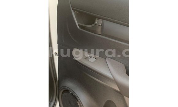 Nunua Imported Toyota Hilux Nyeupe Gari ndani ya Import - Dubai nchini Bujumbura Nunua Imported Toyota Hilux Nyeupe Gari ndani ya Import - Dubai nchini Bujumbura