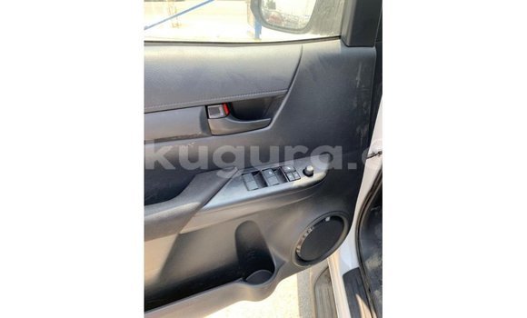 Nunua Imported Toyota Hilux Nyeupe Gari ndani ya Import - Dubai nchini Bujumbura Nunua Imported Toyota Hilux Nyeupe Gari ndani ya Import - Dubai nchini Bujumbura