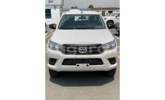 Nunua Imported Toyota Hilux Nyeupe Gari ndani ya Import - Dubai nchini Bujumbura Nunua Imported Toyota Hilux Nyeupe Gari ndani ya Import - Dubai nchini Bujumbura