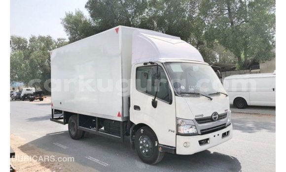 Acheter Import Utilitaire Hino 300 Series Blanc à Import - Dubai, Bujumbura Acheter Import Utilitaire Hino 300 Series Blanc à Import - Dubai, Bujumbura