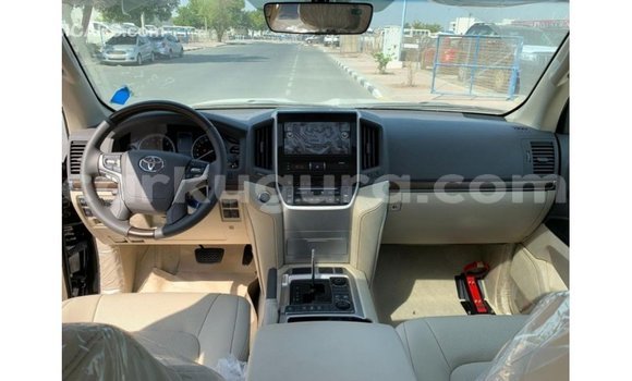 Nunua Imported Toyota Land Cruiser Nyeusi Gari ndani ya Import - Dubai nchini Bujumbura Nunua Imported Toyota Land Cruiser Nyeusi Gari ndani ya Import - Dubai nchini Bujumbura