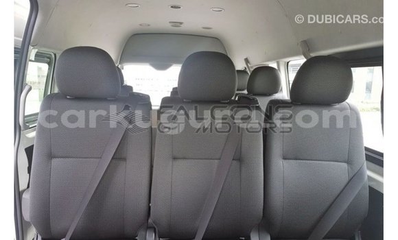 Nunua Imported Toyota Hiace Nyeupe Gari ndani ya Import - Dubai nchini Bujumbura Nunua Imported Toyota Hiace Nyeupe Gari ndani ya Import - Dubai nchini Bujumbura