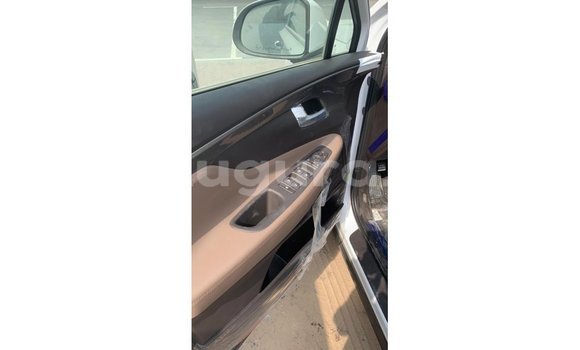 Nunua Imported Hyundai Santa Fe Nyeupe Gari ndani ya Import - Dubai nchini Bujumbura Nunua Imported Hyundai Santa Fe Nyeupe Gari ndani ya Import - Dubai nchini Bujumbura