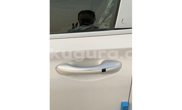 Nunua Imported Hyundai Santa Fe Nyeupe Gari ndani ya Import - Dubai nchini Bujumbura Nunua Imported Hyundai Santa Fe Nyeupe Gari ndani ya Import - Dubai nchini Bujumbura