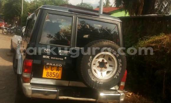 Nunua Ilio tumika Toyota Prado Nyeusi Gari ndani ya ukumbi wa mji nchini Bujumbura Nunua Ilio tumika Toyota Prado Nyeusi Gari ndani ya ukumbi wa mji nchini Bujumbura
