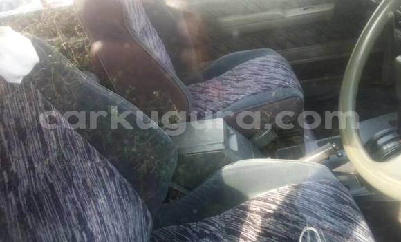 Nunua Ilio tumika Toyota Prado Nyeusi Gari ndani ya ukumbi wa mji nchini Bujumbura Nunua Ilio tumika Toyota Prado Nyeusi Gari ndani ya ukumbi wa mji nchini Bujumbura