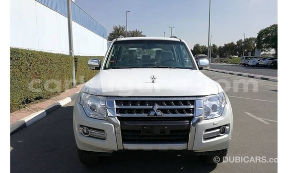 Nunua Imported Mitsubishi Pajero Nyeupe Gari ndani ya Import - Dubai nchini Bujumbura Nunua Imported Mitsubishi Pajero Nyeupe Gari ndani ya Import - Dubai nchini Bujumbura