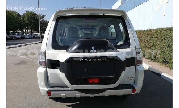Nunua Imported Mitsubishi Pajero Nyeupe Gari ndani ya Import - Dubai nchini Bujumbura Nunua Imported Mitsubishi Pajero Nyeupe Gari ndani ya Import - Dubai nchini Bujumbura
