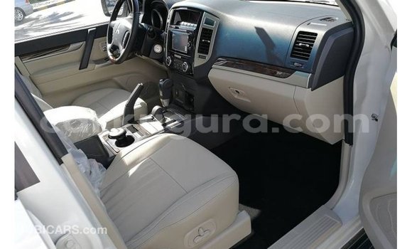 Nunua Imported Mitsubishi Pajero Nyeupe Gari ndani ya Import - Dubai nchini Bujumbura Nunua Imported Mitsubishi Pajero Nyeupe Gari ndani ya Import - Dubai nchini Bujumbura