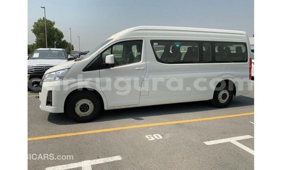 Nunua Imported Toyota Hiace Nyeupe Gari ndani ya Import - Dubai nchini Bujumbura Nunua Imported Toyota Hiace Nyeupe Gari ndani ya Import - Dubai nchini Bujumbura