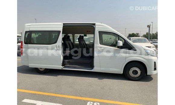 Nunua Imported Toyota Hiace Nyeupe Gari ndani ya Import - Dubai nchini Bujumbura Nunua Imported Toyota Hiace Nyeupe Gari ndani ya Import - Dubai nchini Bujumbura