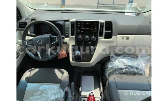 Nunua Imported Toyota Hiace Nyeupe Gari ndani ya Import - Dubai nchini Bujumbura Nunua Imported Toyota Hiace Nyeupe Gari ndani ya Import - Dubai nchini Bujumbura