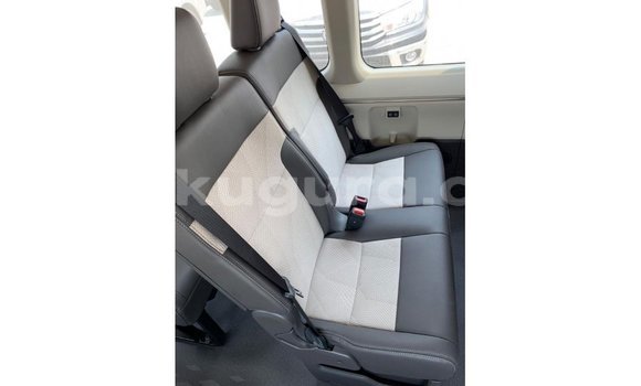Nunua Imported Toyota Hiace Nyeupe Gari ndani ya Import - Dubai nchini Bujumbura Nunua Imported Toyota Hiace Nyeupe Gari ndani ya Import - Dubai nchini Bujumbura