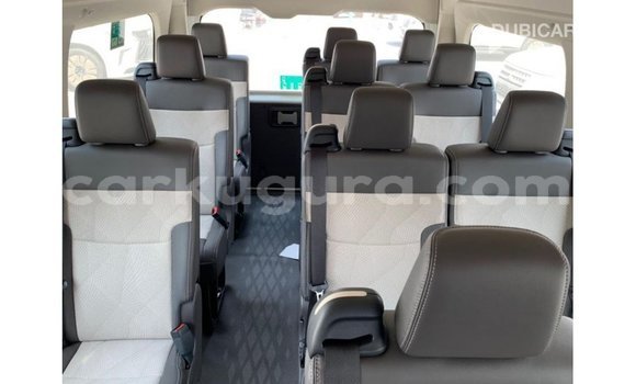 Nunua Imported Toyota Hiace Nyeupe Gari ndani ya Import - Dubai nchini Bujumbura Nunua Imported Toyota Hiace Nyeupe Gari ndani ya Import - Dubai nchini Bujumbura