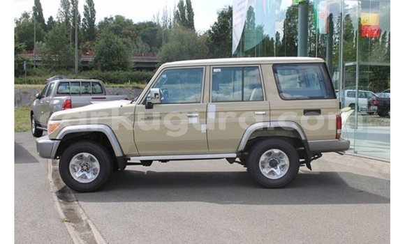 Nunua Imported Toyota Land Cruiser Beige Gari ndani ya Import - Dubai nchini Bujumbura Nunua Imported Toyota Land Cruiser Beige Gari ndani ya Import - Dubai nchini Bujumbura