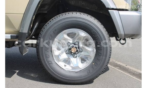 Nunua Imported Toyota Land Cruiser Beige Gari ndani ya Import - Dubai nchini Bujumbura Nunua Imported Toyota Land Cruiser Beige Gari ndani ya Import - Dubai nchini Bujumbura