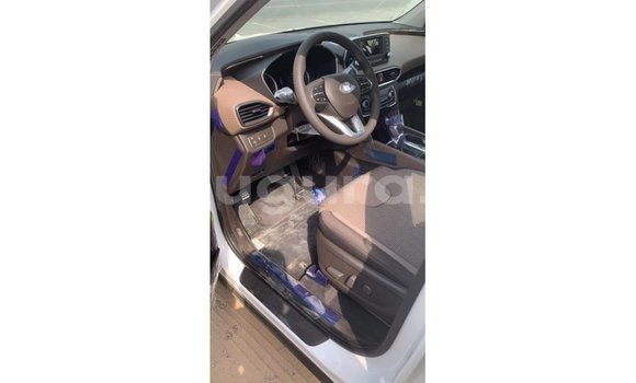 Nunua Imported Hyundai Santa Fe Nyeupe Gari ndani ya Import - Dubai nchini Bujumbura Nunua Imported Hyundai Santa Fe Nyeupe Gari ndani ya Import - Dubai nchini Bujumbura