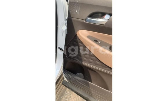 Nunua Imported Hyundai Santa Fe Nyeupe Gari ndani ya Import - Dubai nchini Bujumbura Nunua Imported Hyundai Santa Fe Nyeupe Gari ndani ya Import - Dubai nchini Bujumbura