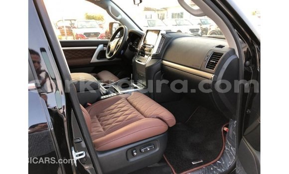 Nunua Imported Toyota Land Cruiser Nyeusi Gari ndani ya Import - Dubai nchini Bujumbura Nunua Imported Toyota Land Cruiser Nyeusi Gari ndani ya Import - Dubai nchini Bujumbura