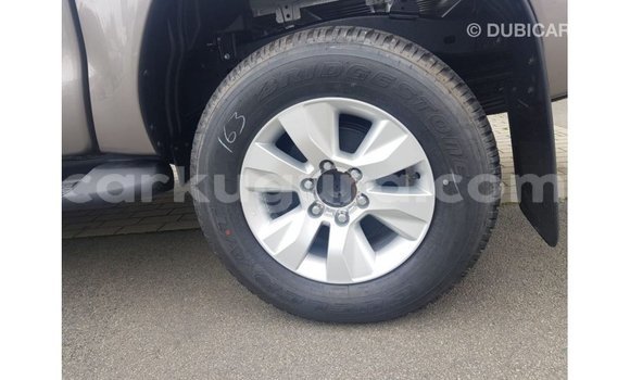 Nunua Imported Toyota Hilux Brown Gari ndani ya Import - Dubai nchini Bujumbura Nunua Imported Toyota Hilux Brown Gari ndani ya Import - Dubai nchini Bujumbura