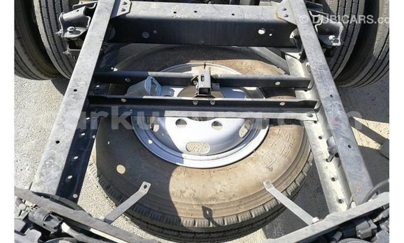 Acheter Import Voiture Mitsubishi Carisma Blanc à Import - Dubai, Bujumbura Acheter Import Voiture Mitsubishi Carisma Blanc à Import - Dubai, Bujumbura