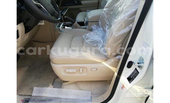 Buy Import Toyota Land Cruiser White Car in Import - Dubai in Bujumbura Buy Import Toyota Land Cruiser White Car in Import - Dubai in Bujumbura
