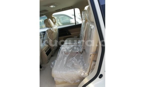 Buy Import Toyota Land Cruiser White Car in Import - Dubai in Bujumbura Buy Import Toyota Land Cruiser White Car in Import - Dubai in Bujumbura