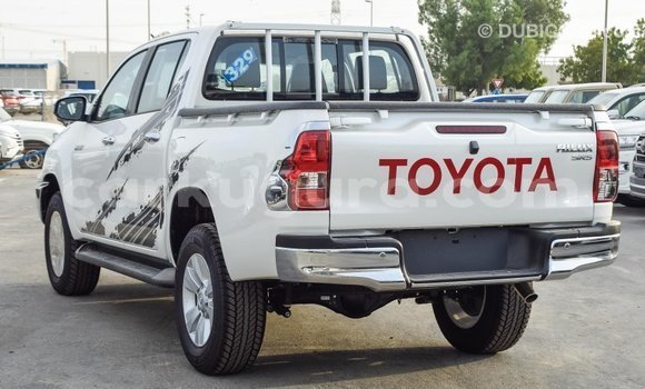 Nunua Imported Toyota Hilux Nyeupe Gari ndani ya Import - Dubai nchini Bujumbura Nunua Imported Toyota Hilux Nyeupe Gari ndani ya Import - Dubai nchini Bujumbura