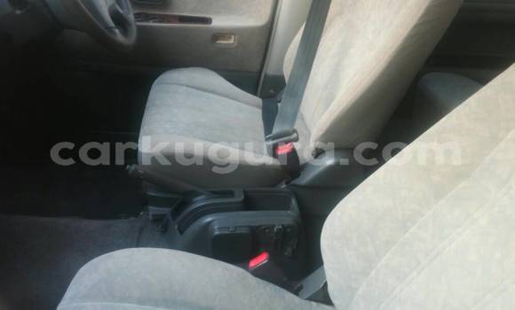 Buy Used Toyota Noah White Car in Town hall in Bujumbura Buy Used Toyota Noah White Car in Town hall in Bujumbura