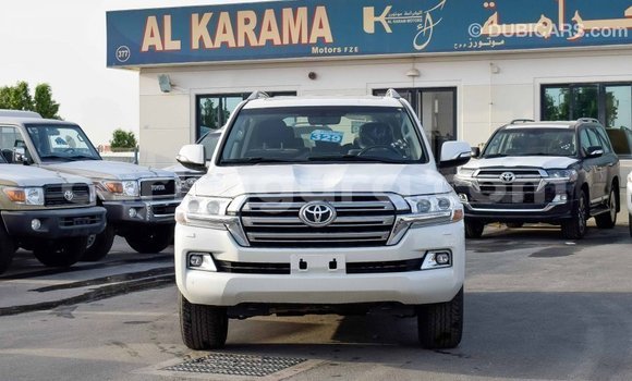 Buy Import Toyota Land Cruiser White Car in Import - Dubai in Bujumbura Buy Import Toyota Land Cruiser White Car in Import - Dubai in Bujumbura