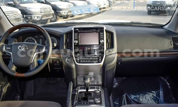 Buy Import Toyota Land Cruiser White Car in Import - Dubai in Bujumbura Buy Import Toyota Land Cruiser White Car in Import - Dubai in Bujumbura