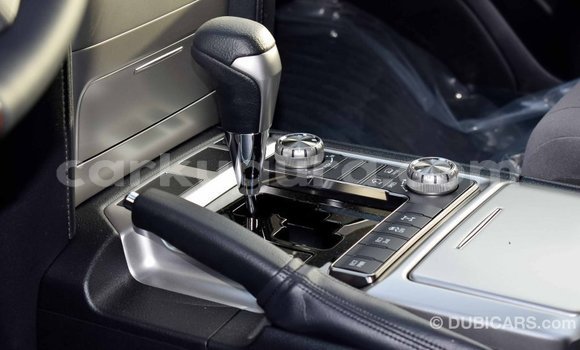 Buy Import Toyota Land Cruiser White Car in Import - Dubai in Bujumbura Buy Import Toyota Land Cruiser White Car in Import - Dubai in Bujumbura