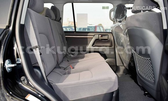 Acheter Import Voiture Toyota Land Cruiser Noir à Import - Dubai, Bujumbura Acheter Import Voiture Toyota Land Cruiser Noir à Import - Dubai, Bujumbura