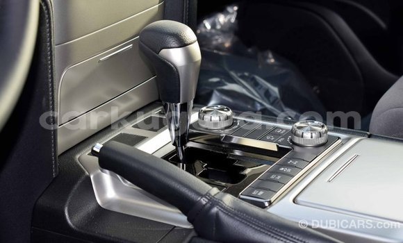 Acheter Import Voiture Toyota Land Cruiser Noir à Import - Dubai, Bujumbura Acheter Import Voiture Toyota Land Cruiser Noir à Import - Dubai, Bujumbura