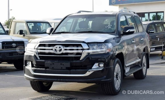 Acheter Import Voiture Toyota Land Cruiser Noir à Import - Dubai, Bujumbura Acheter Import Voiture Toyota Land Cruiser Noir à Import - Dubai, Bujumbura