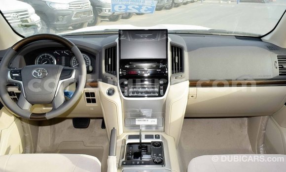 Buy Import Toyota Land Cruiser White Car in Import - Dubai in Bujumbura Buy Import Toyota Land Cruiser White Car in Import - Dubai in Bujumbura