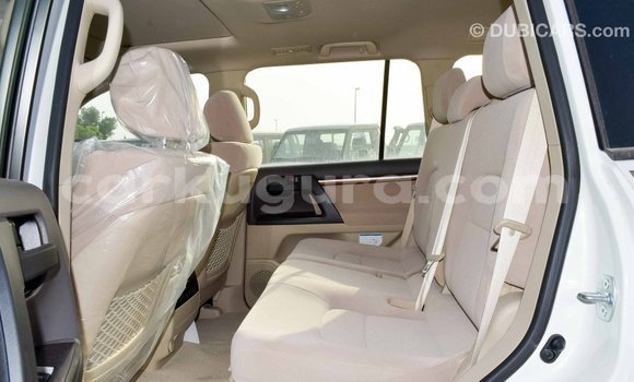 Buy Import Toyota Land Cruiser White Car in Import - Dubai in Bujumbura Buy Import Toyota Land Cruiser White Car in Import - Dubai in Bujumbura