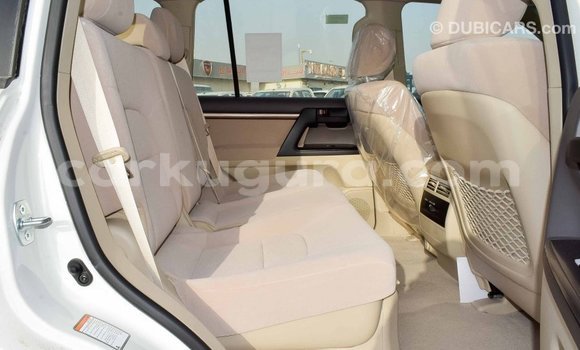 Buy Import Toyota Land Cruiser White Car in Import - Dubai in Bujumbura Buy Import Toyota Land Cruiser White Car in Import - Dubai in Bujumbura