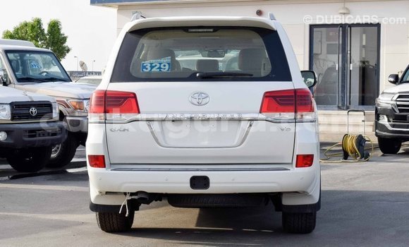 Buy Import Toyota Land Cruiser White Car in Import - Dubai in Bujumbura Buy Import Toyota Land Cruiser White Car in Import - Dubai in Bujumbura