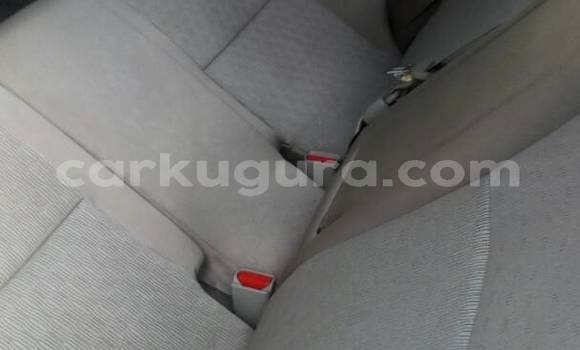 Nunua Ilio tumika Toyota Allion Fedha Gari ndani ya ukumbi wa mji nchini Bujumbura Nunua Ilio tumika Toyota Allion Fedha Gari ndani ya ukumbi wa mji nchini Bujumbura