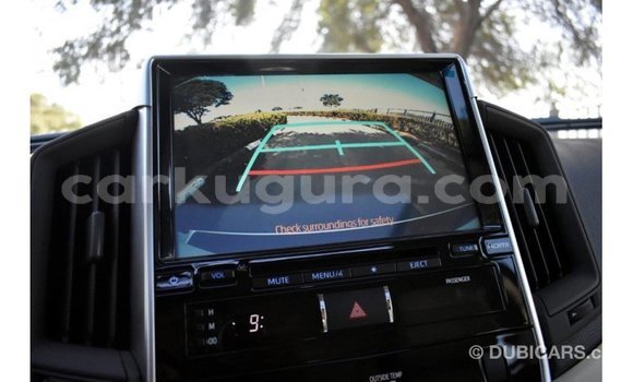 Acheter Import Voiture Toyota Land Cruiser Blanc à Import - Dubai, Bujumbura Acheter Import Voiture Toyota Land Cruiser Blanc à Import - Dubai, Bujumbura