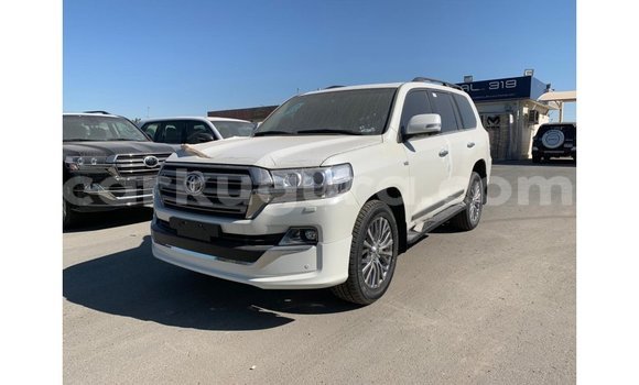 Acheter Import Voiture Toyota Land Cruiser Blanc à Import - Dubai, Bujumbura Acheter Import Voiture Toyota Land Cruiser Blanc à Import - Dubai, Bujumbura