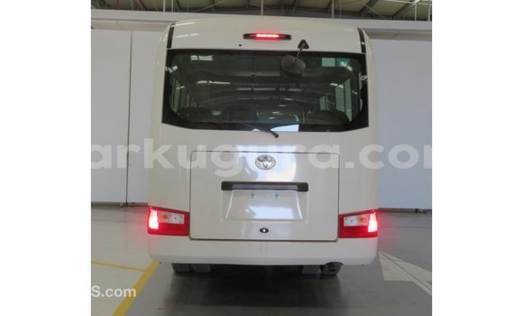 Nunua Imported Toyota Coaster Nyeupe Gari ndani ya Import - Dubai nchini Bujumbura Nunua Imported Toyota Coaster Nyeupe Gari ndani ya Import - Dubai nchini Bujumbura