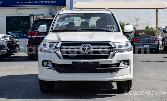 Acheter Import Voiture Toyota Land Cruiser Blanc à Import - Dubai, Bujumbura Acheter Import Voiture Toyota Land Cruiser Blanc à Import - Dubai, Bujumbura